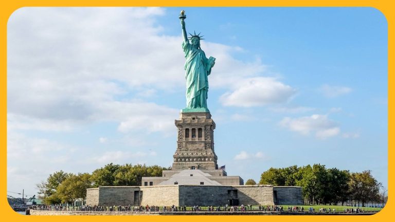 ES Camps - ES Camps student explores Tate Modern programme d'été camp de jeunes